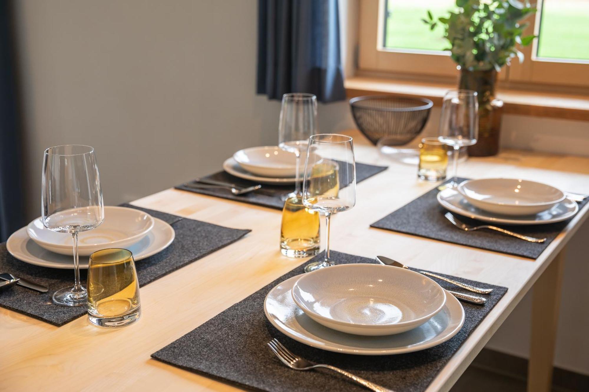 Graf Chiemo Suites - Direkt Am Chiemsee Mit Separatem Seezugang شيمنغ المظهر الخارجي الصورة