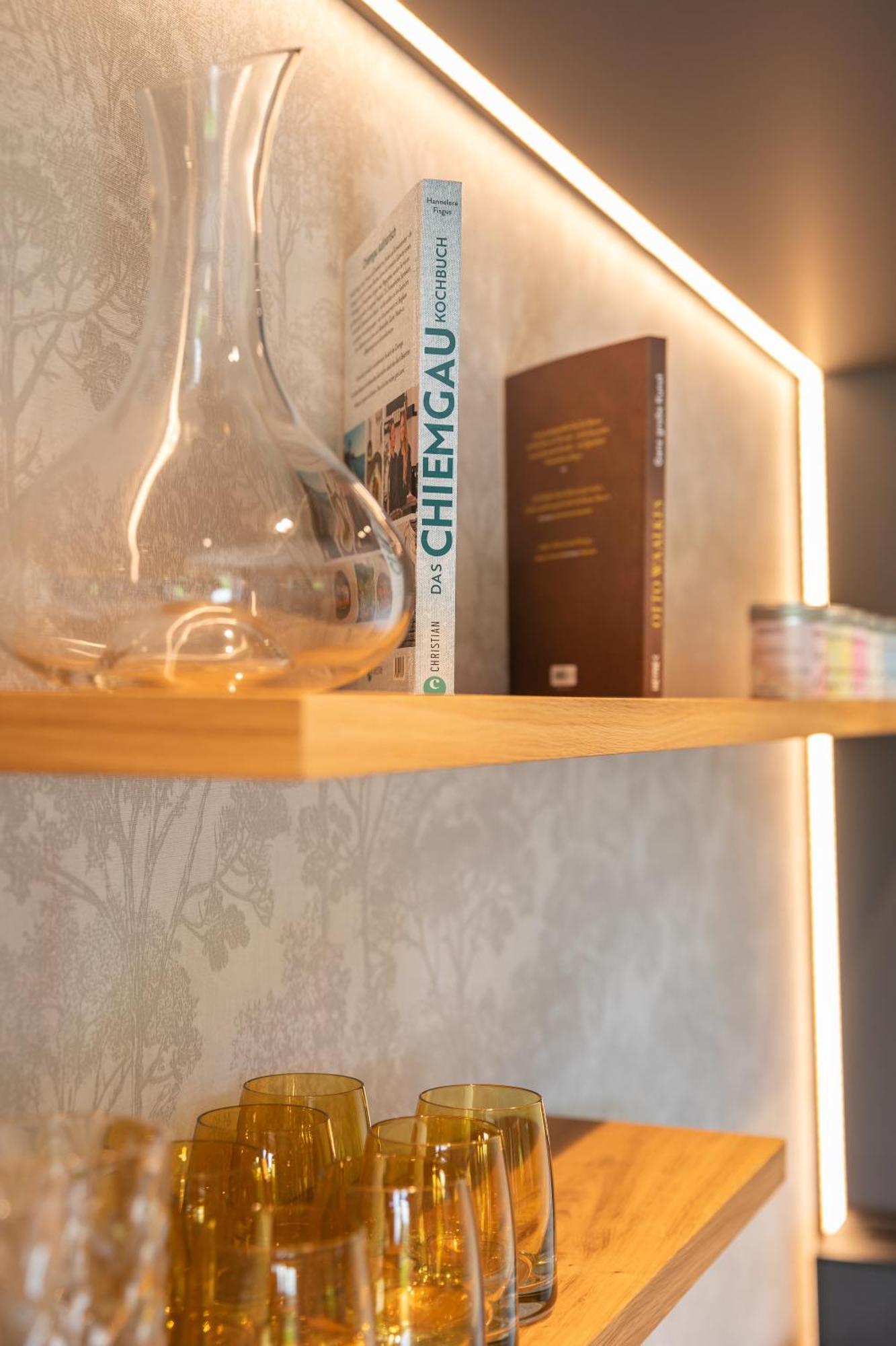 Graf Chiemo Suites - Direkt Am Chiemsee Mit Separatem Seezugang شيمنغ المظهر الخارجي الصورة