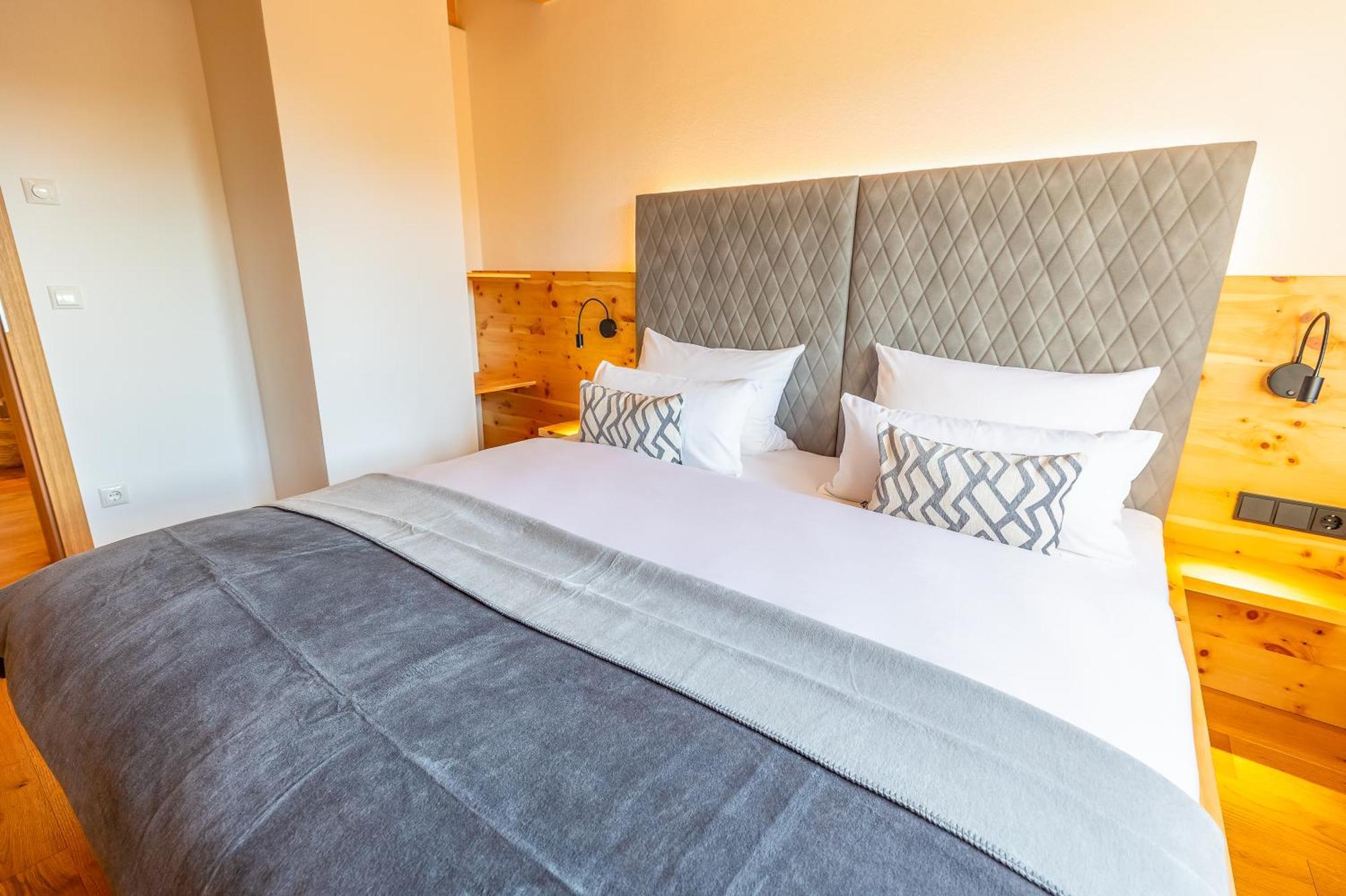 Graf Chiemo Suites - Direkt Am Chiemsee Mit Separatem Seezugang شيمنغ المظهر الخارجي الصورة