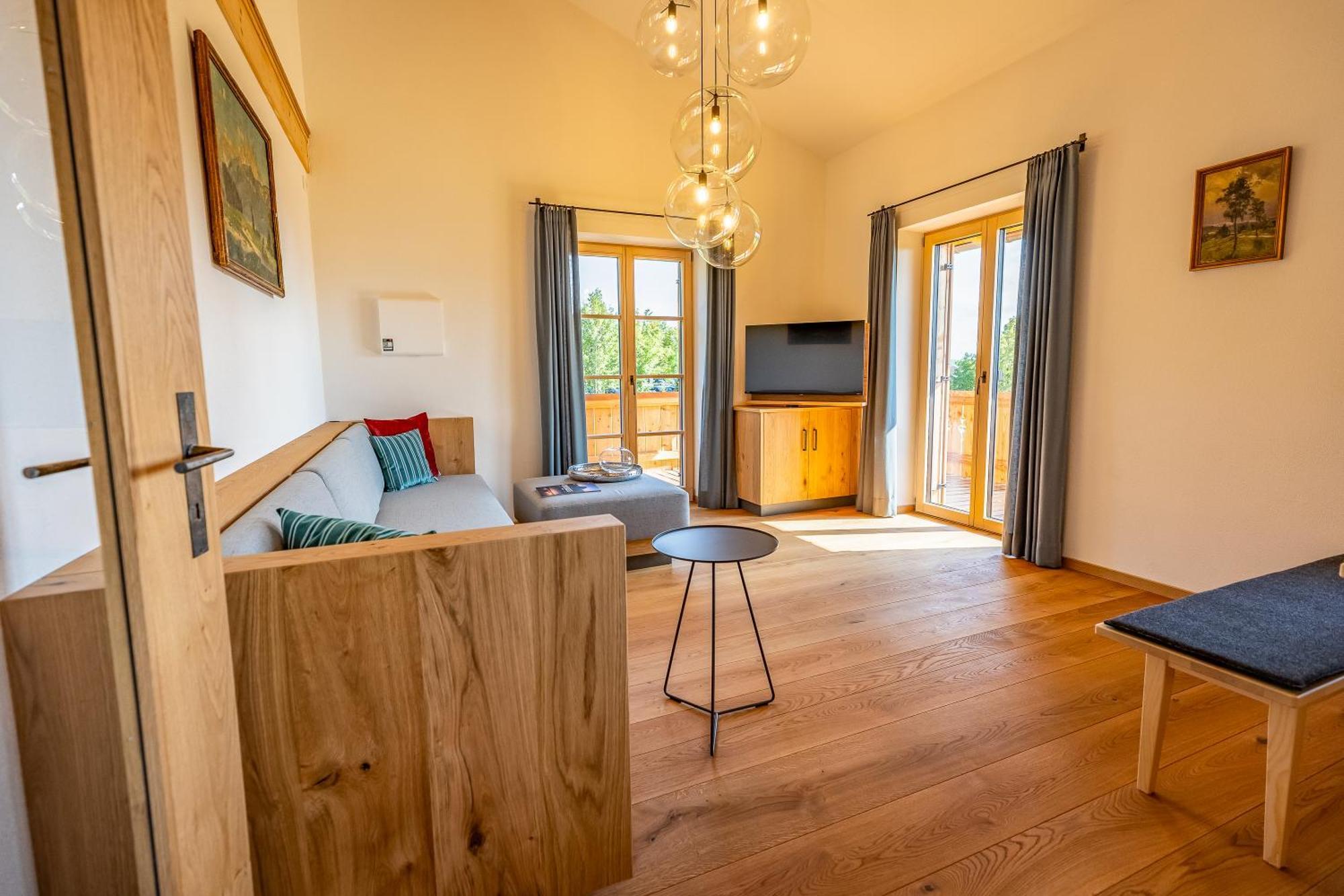Graf Chiemo Suites - Direkt Am Chiemsee Mit Separatem Seezugang شيمنغ المظهر الخارجي الصورة